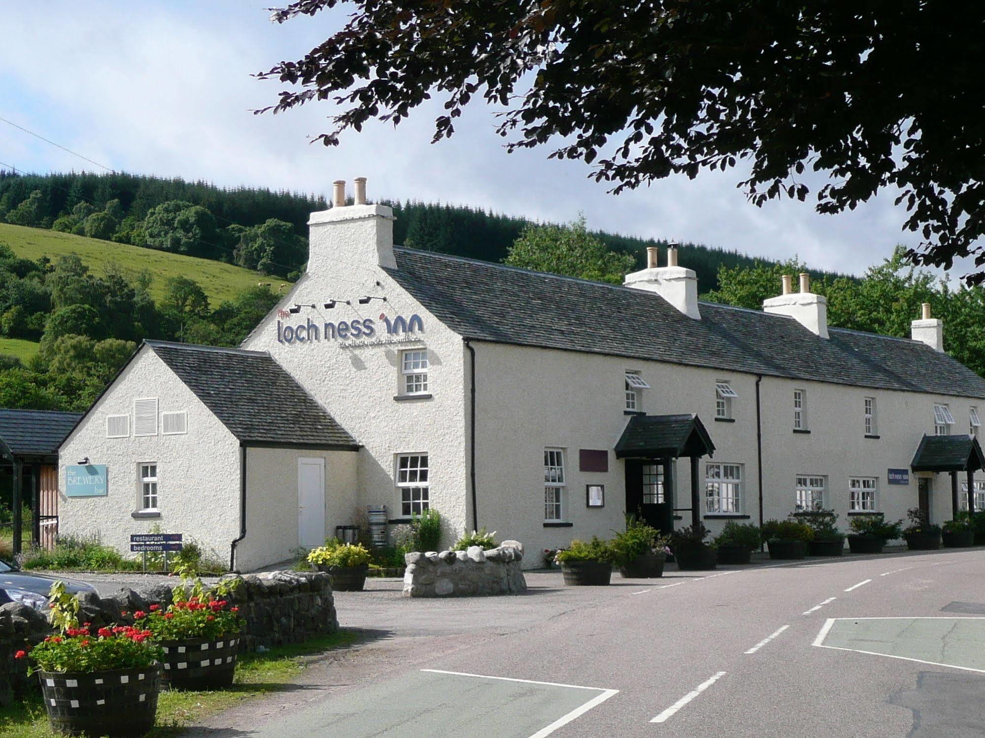 Loch Ness Inn Друмнадрочит Экстерьер фото